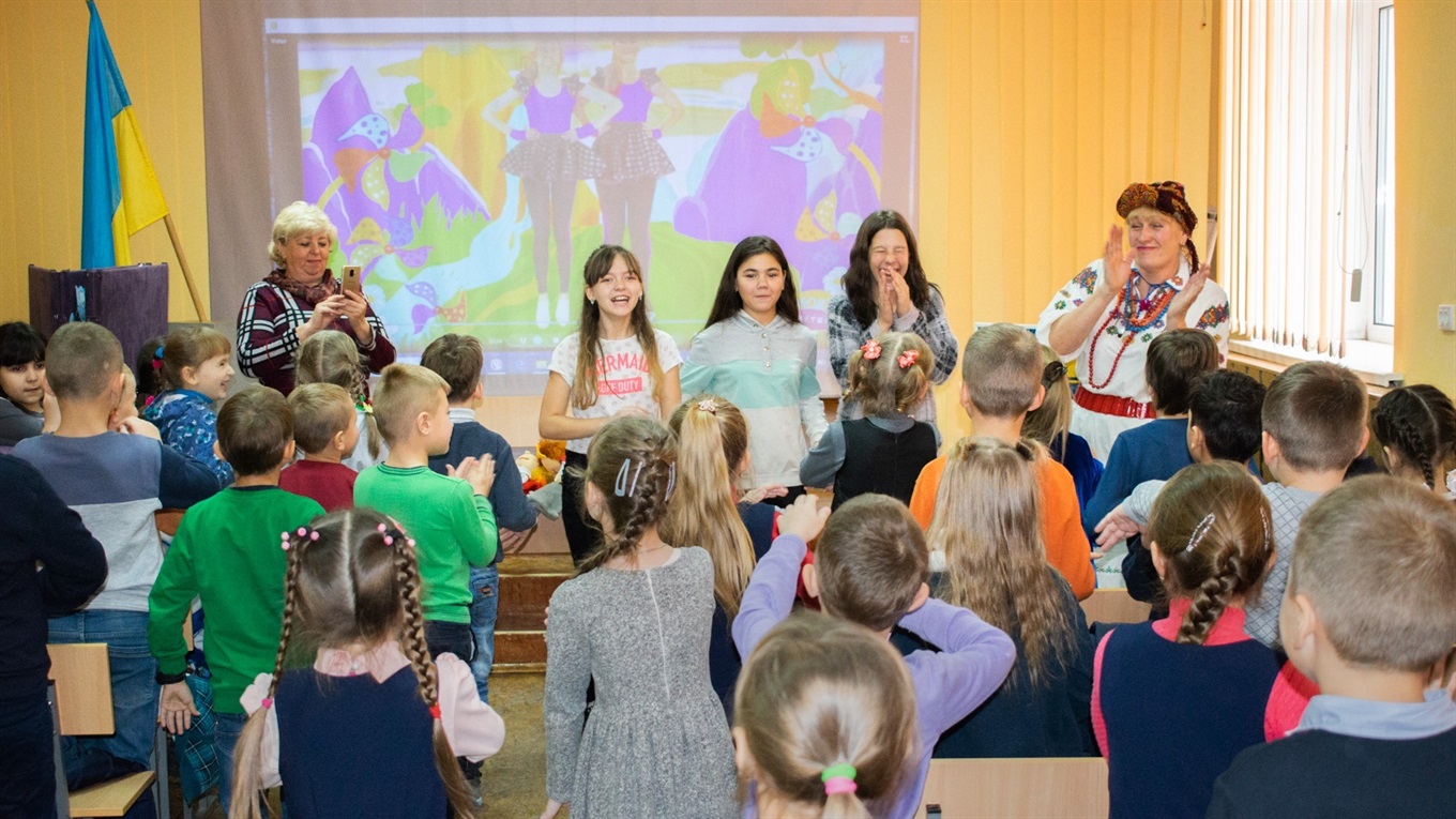 У школі №3 відбулася лялькова вистава для учнів молодших класів