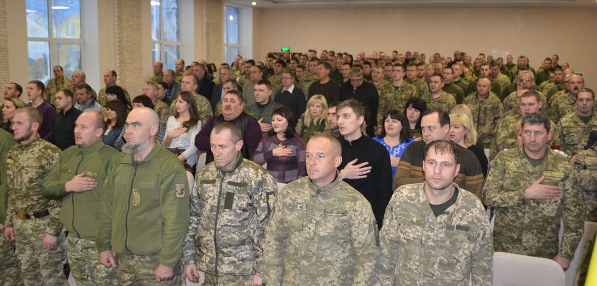 Військовослужбовців і волонтерів вітали у Покровську зі святами