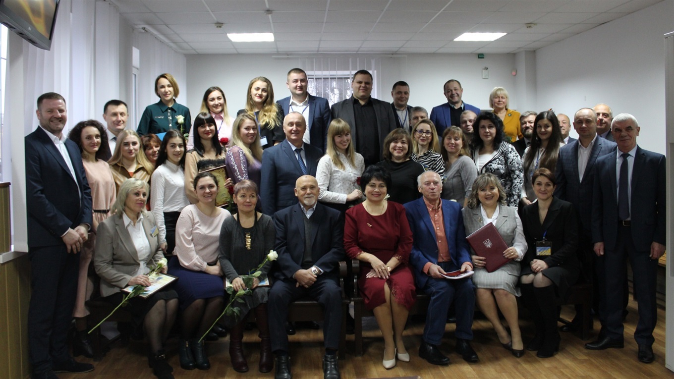 Працівників Жмеринського міськрайонного суду привітали з професійним святом