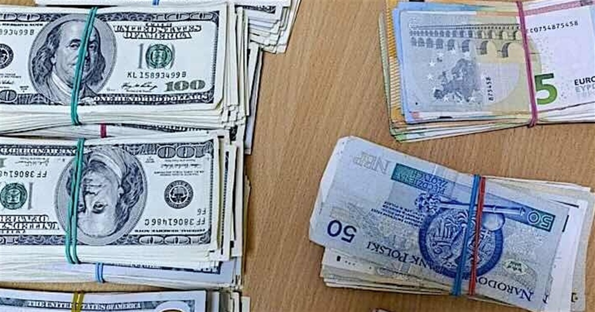 Сюрприз для митників: іноземець намагався провезти через кордон "скарб" у 2,2 млн грн