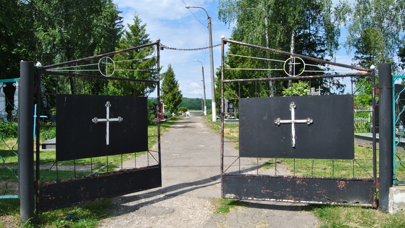 Свідок смерті. Як працюється людині, яка доглядає за городоцьким кладовищем