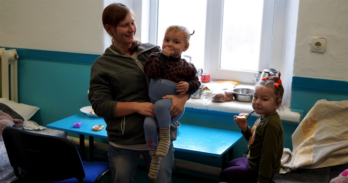 У гуртожиток в Борщівці заселилися переселенці із Херсону. Скільки родин приїхало