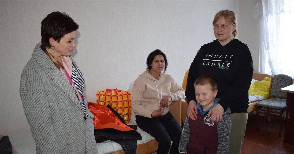 Посадовці відвідали в Новограді внутрішньо переміщених осіб