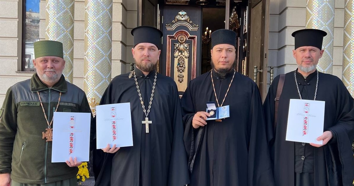Духовенство Нікополя і району нагородили відзнаками голови обласної ради