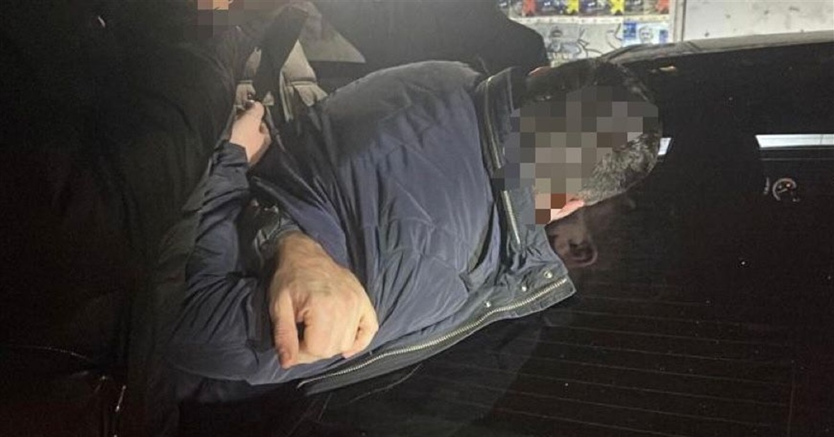 Під час одержання 200 тисяч гривень хабаря затримано податківця на Житомирщині