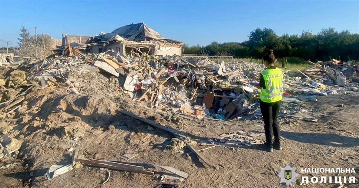 Через ракетну атаку, на Київщині тривога тривала маже 8 годин: унаслідок обстрілу загинули люди