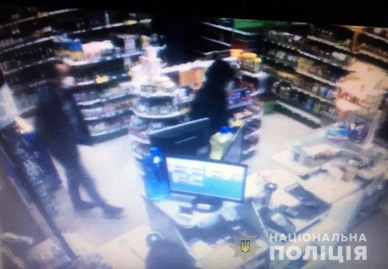 Правоохоронці затримали зловмисників, які пограбували автозаправку