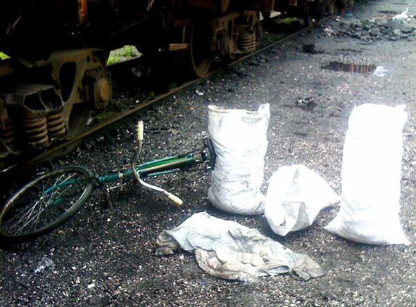 Правоохоронці попередили дві крадіжки вугілля з вагонів