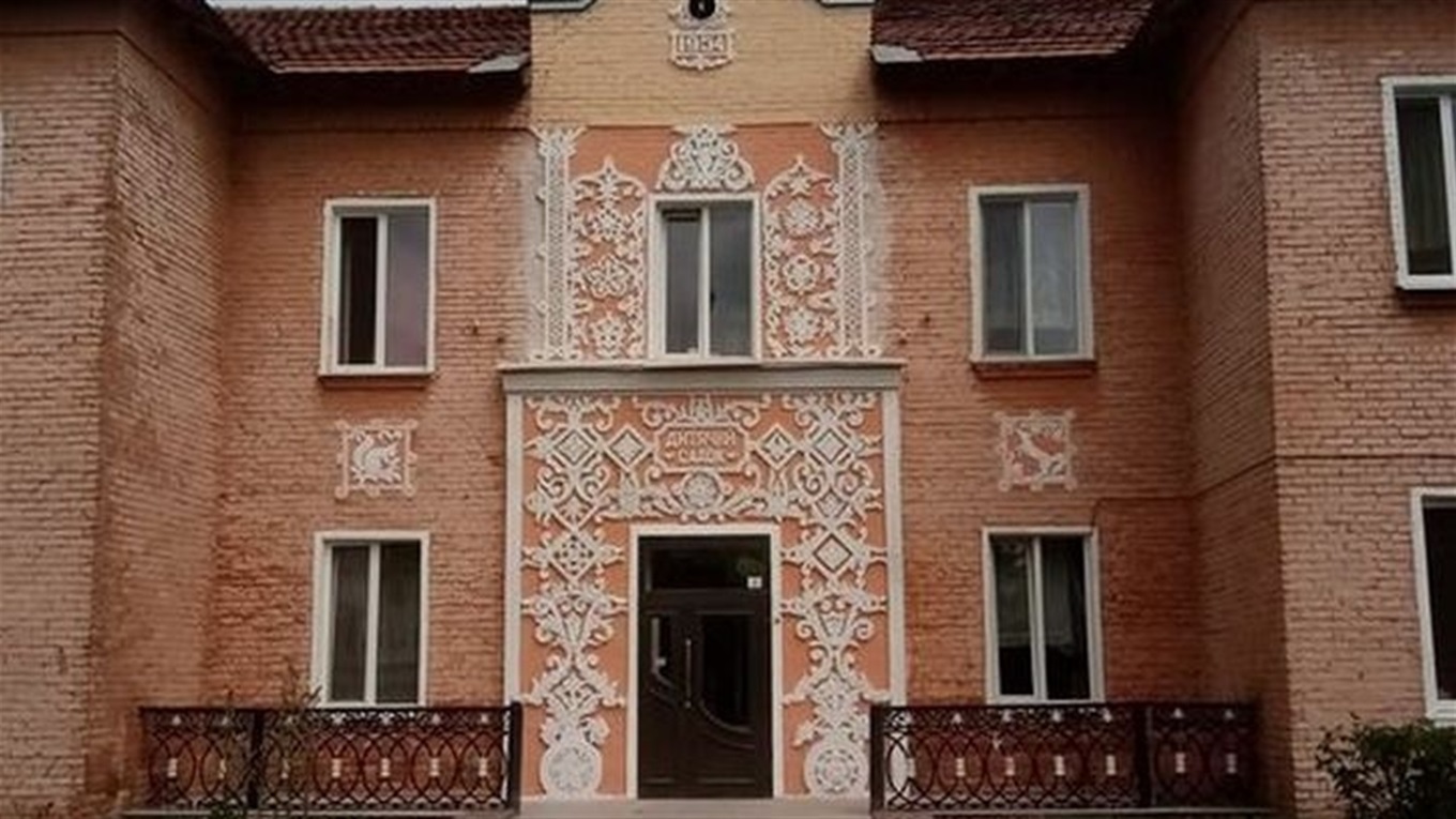 Це більше, ніж ліпнина на стіні