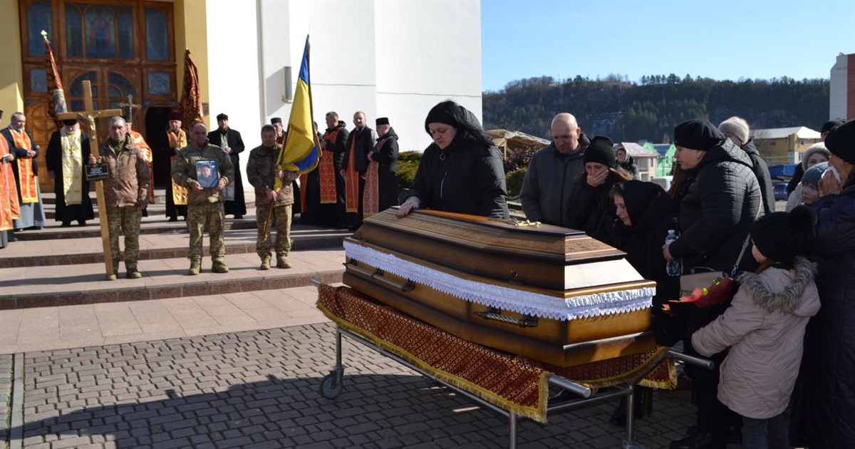 В останньому подиху: на рідну Чортківщину повернувся воїн Шпаляр Сергій – «на щиті»
