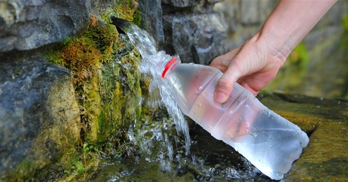 У Звягелі дослідили питну воду у джерелах та бюветах — вода чиста лише в одному джерелі: адреси