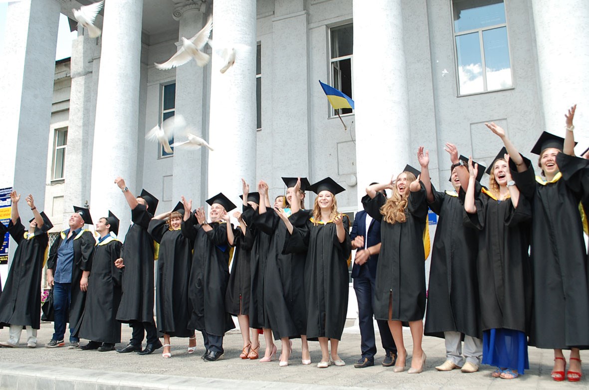 494 випускники індустріального інституту у Покровську отримали дипломи