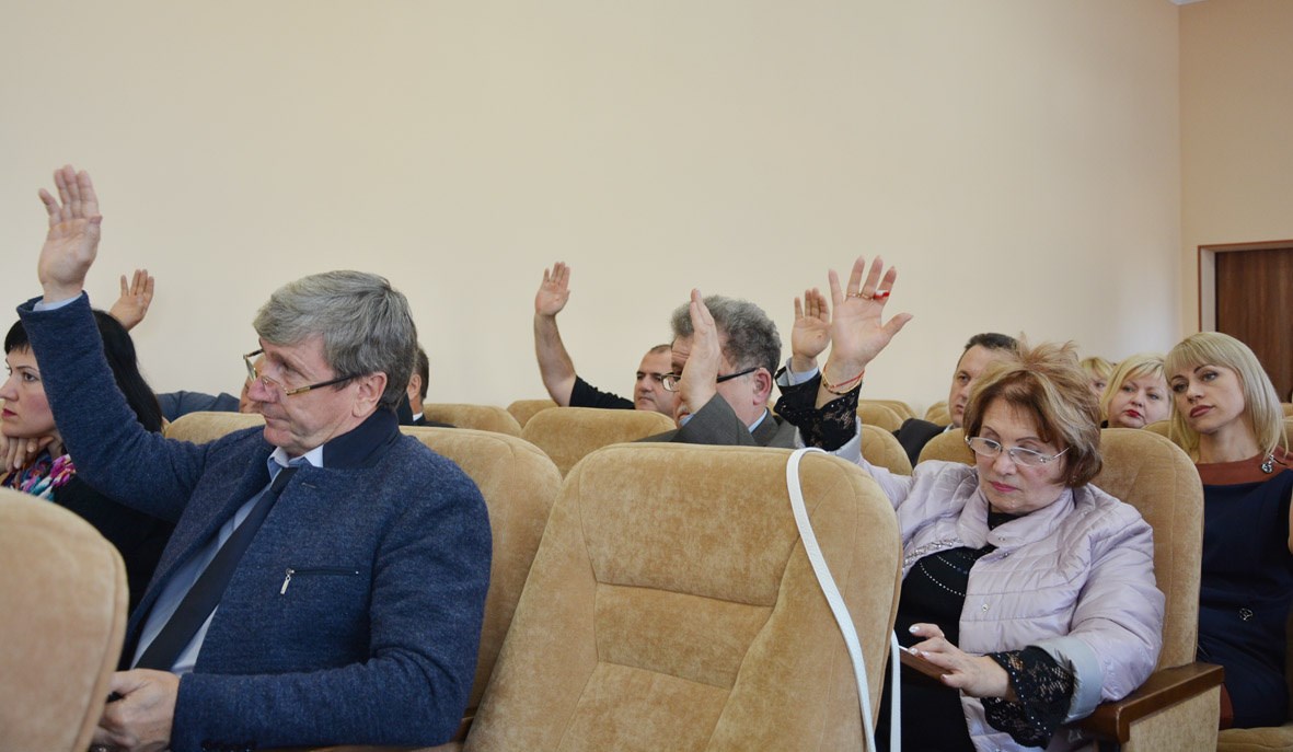 У Покровську вирішили більше стимулювати кращих педагогів і обдарованих учнів 