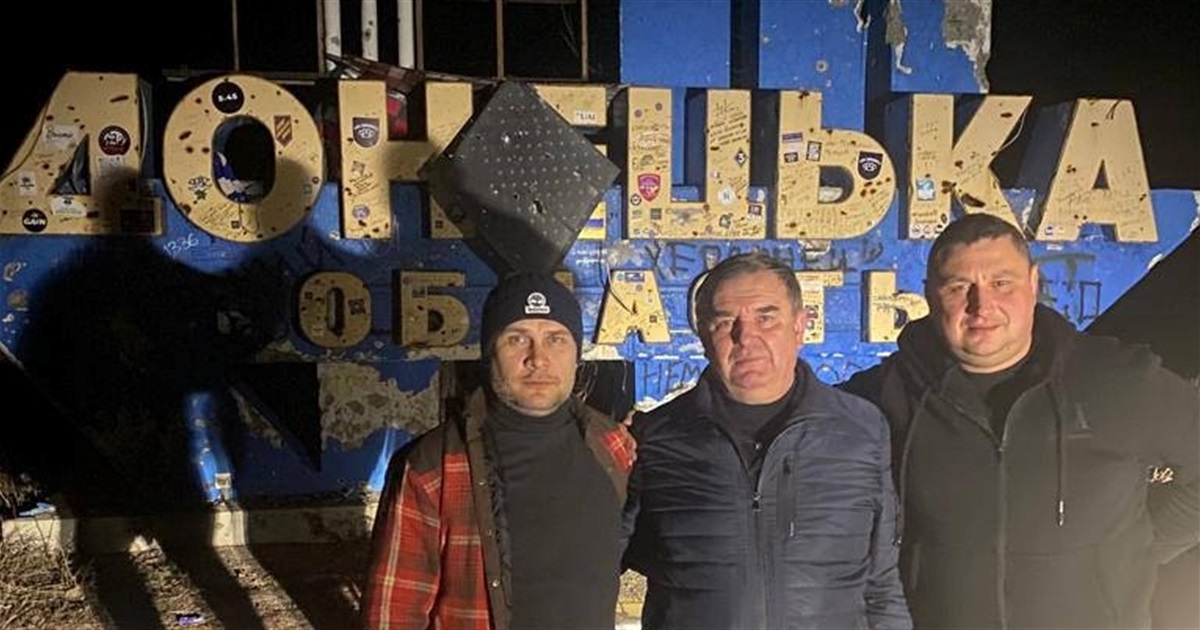 Наших захисників на Донеччині відвідали звягеляни: що передали військовим