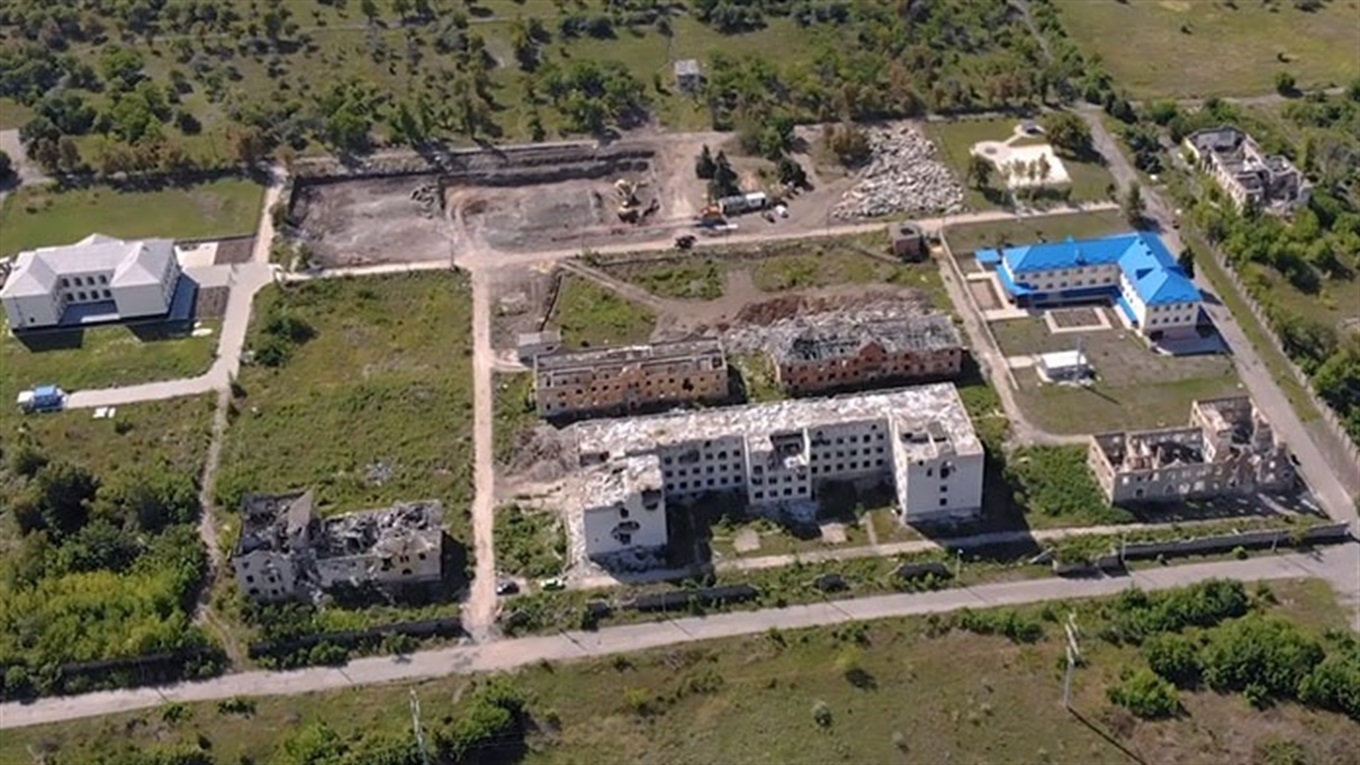 Под Славянском второй год отстраивают психиатрическую больницу. Сравниваем, что было и что появилось