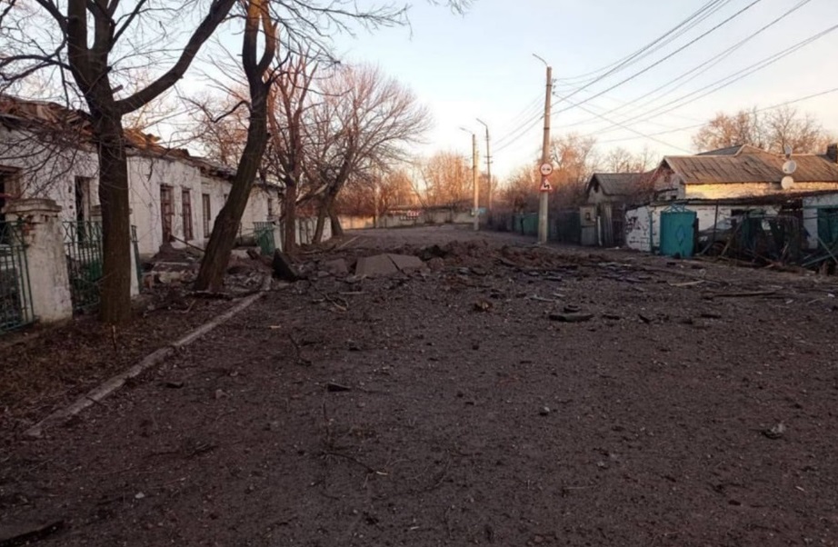 Наслідки нічного авіаудару по Торецьку. 