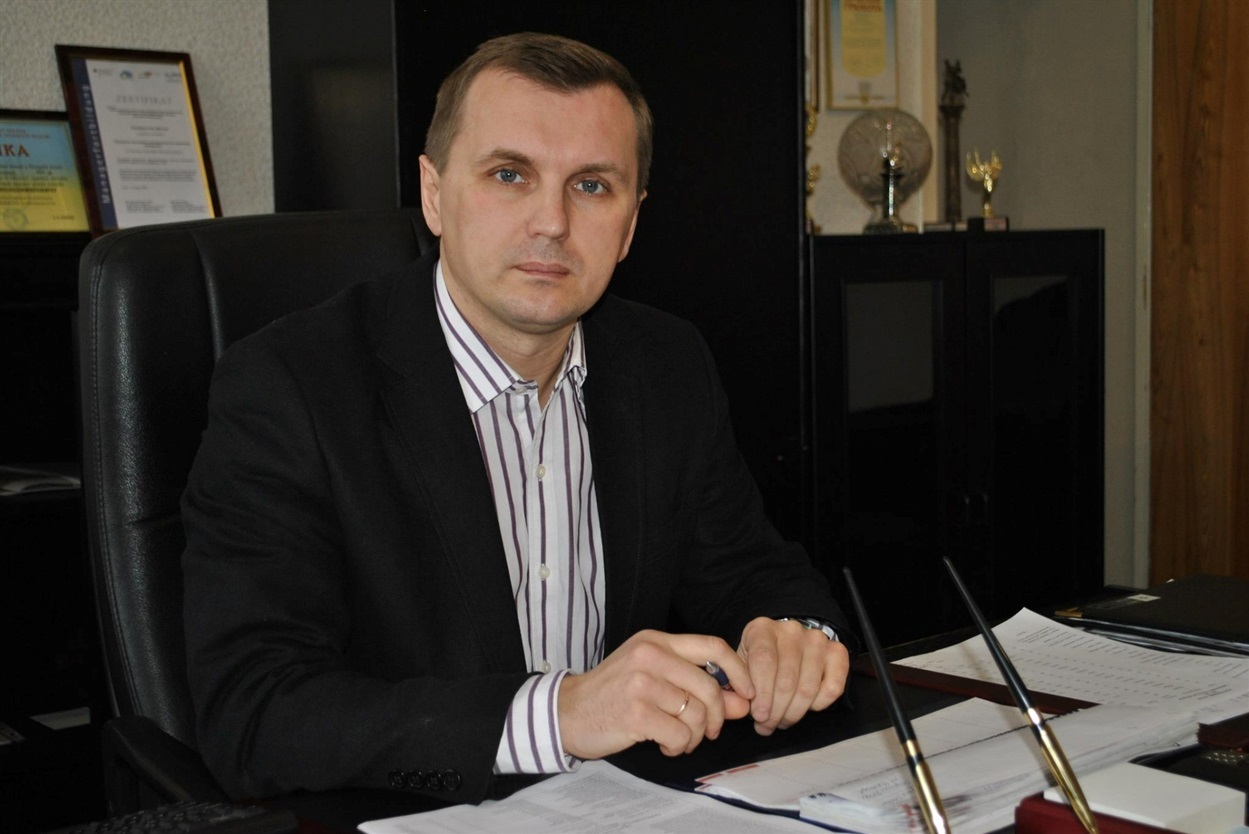 Олег Джолос – кандидат наук із соціальних комунікацій, доцента кафедри аудіовізуальних медіа Інституту журналістики Київського національного університету імені Тараса Шевченка