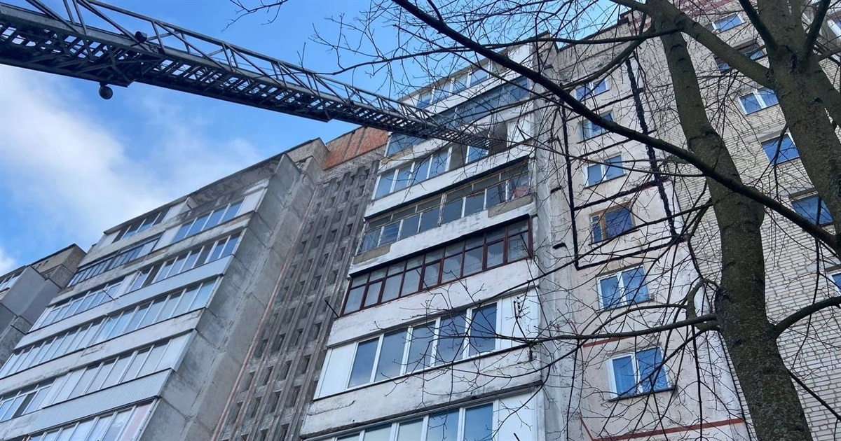 Вогнеборці гасили пожежу у квартирі на сьомому поверсі багатоповерхівки у Звягелі