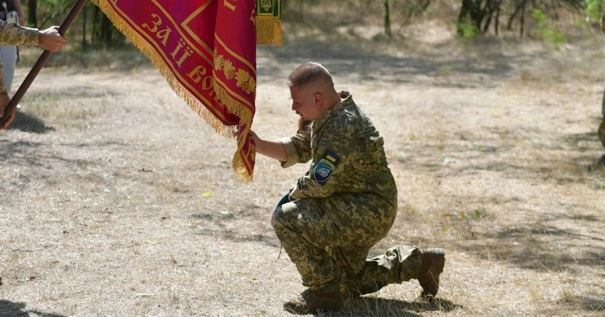 Пройшов Іловайськ, пережив понад 100 днів полону і воює далі. Історія морпіха Максима Авраменка