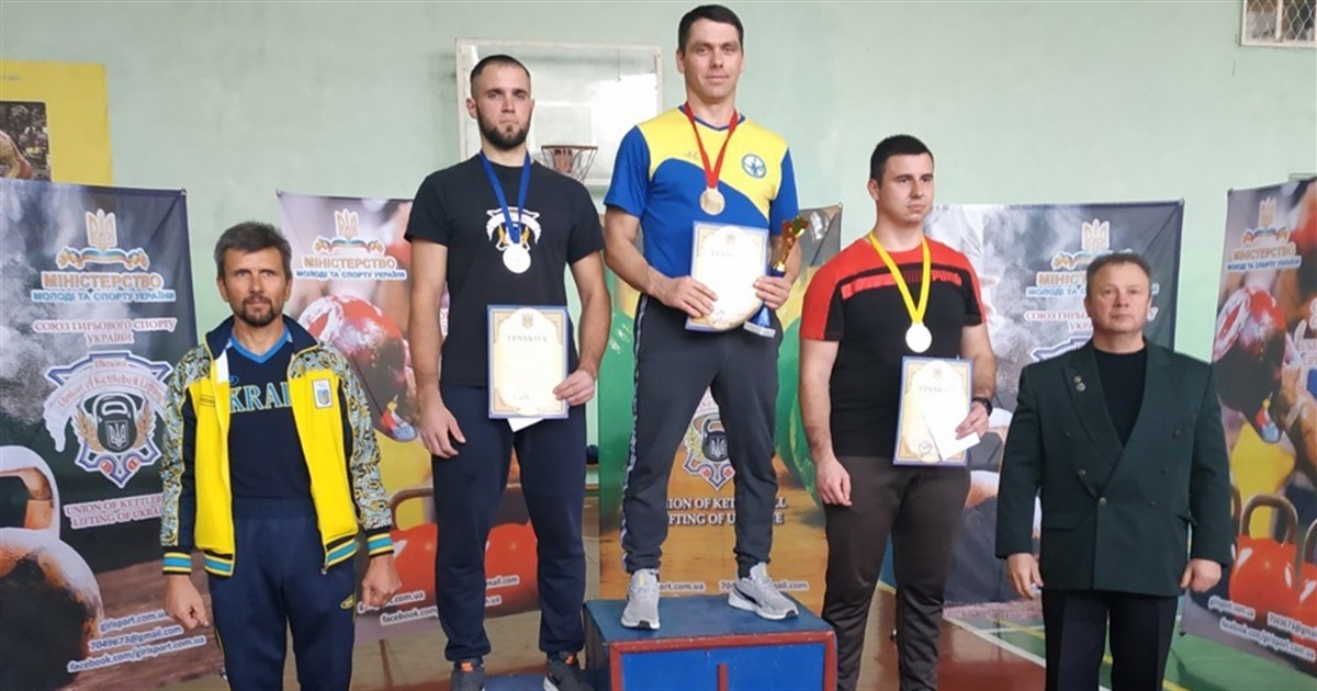 24 спортсмени змагалися в гирьовому турнірі у Переяславі