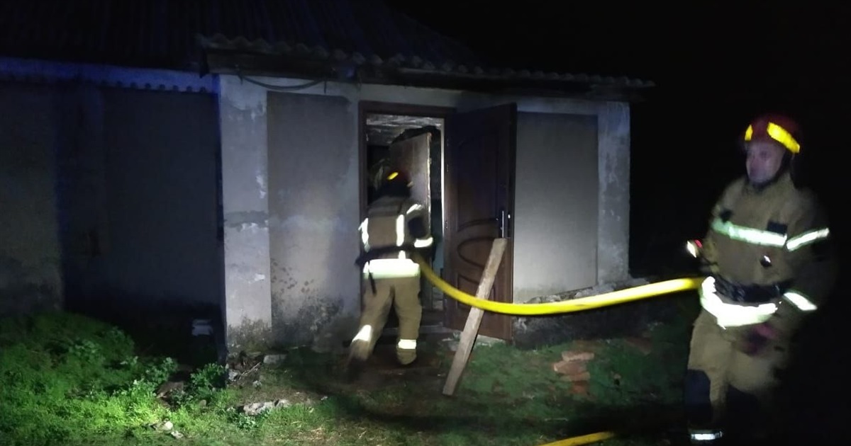 Обпалив руки та обличчя: у Петропавлівці в пожежі постраждав житель будинку