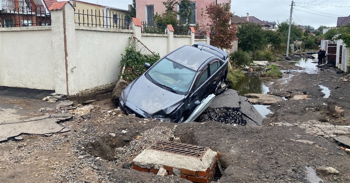 ФОТО: уроки негоди для Одеси. На загибель людей відреагував Президент Зеленський та вчені