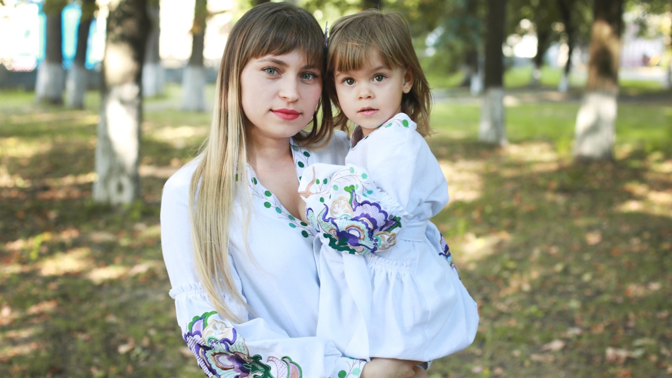 Лінію авторського вишиваного одягу започаткувала кіцманчанка Христина Скулеба
