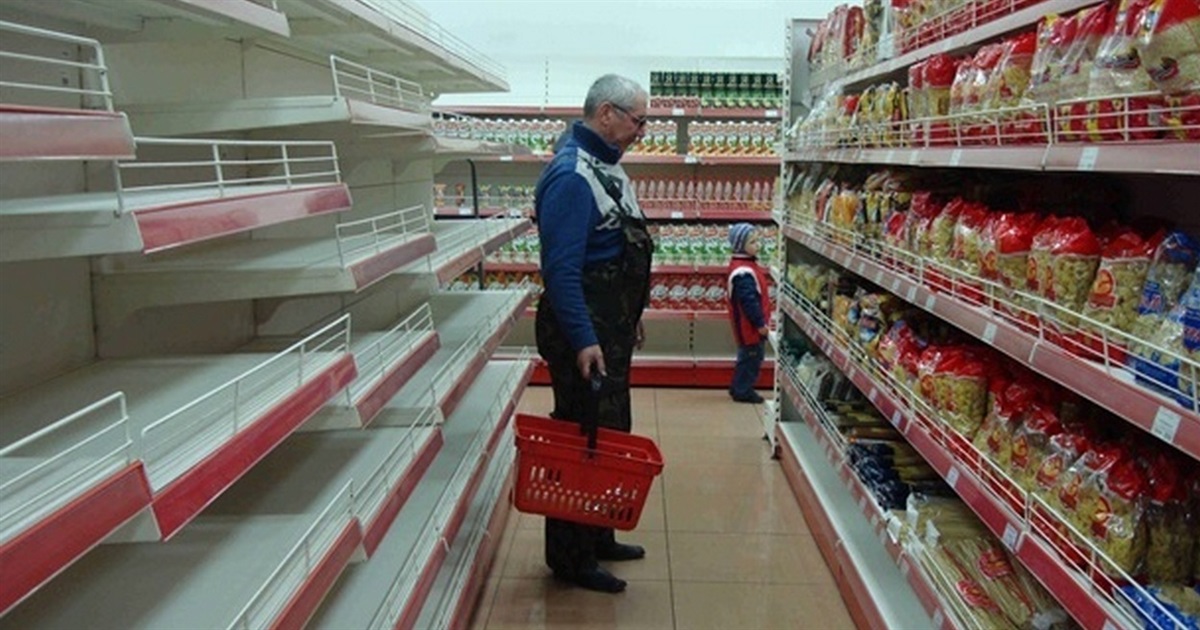 Ситуація із логістикою: в Ізмаїлі поповнюють банкомати, очікують поставки продуктів та медикаментів