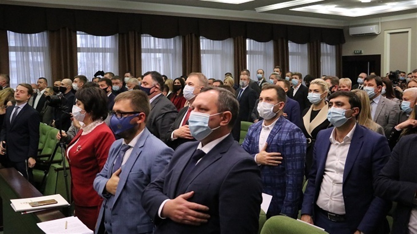 Новообрані депутати Київської обласної ради зібралися на перше пленарне засідання першої сесії