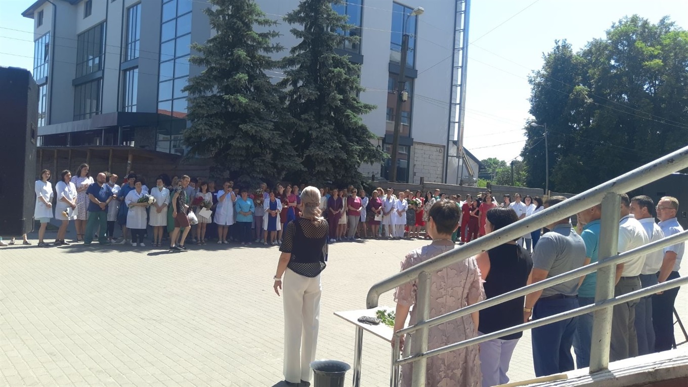 Медики Володимирецької лікарні відзначили професійне свято урочистостями та нагородили 17 колег