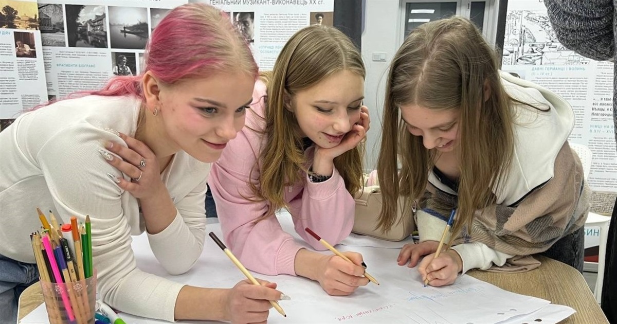 Бізнес-освіта для молоді у Звягелі: підлітки навчаються підприємництву від експертів