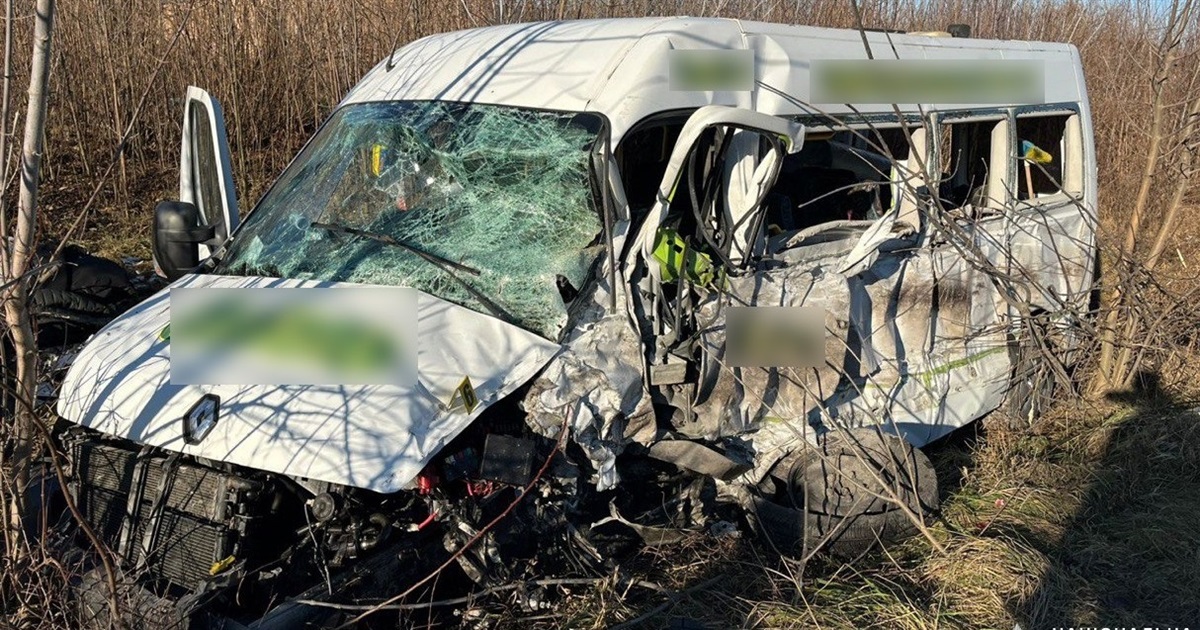 На Рівненщині в ДТП потрапив мікроавтобус з жителями Житомирської області