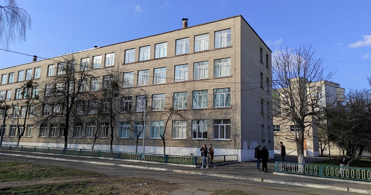 Поки що без тепла Червоноградський ліцей, школа №4 та дитячий садочок №10, що у старій частині міста