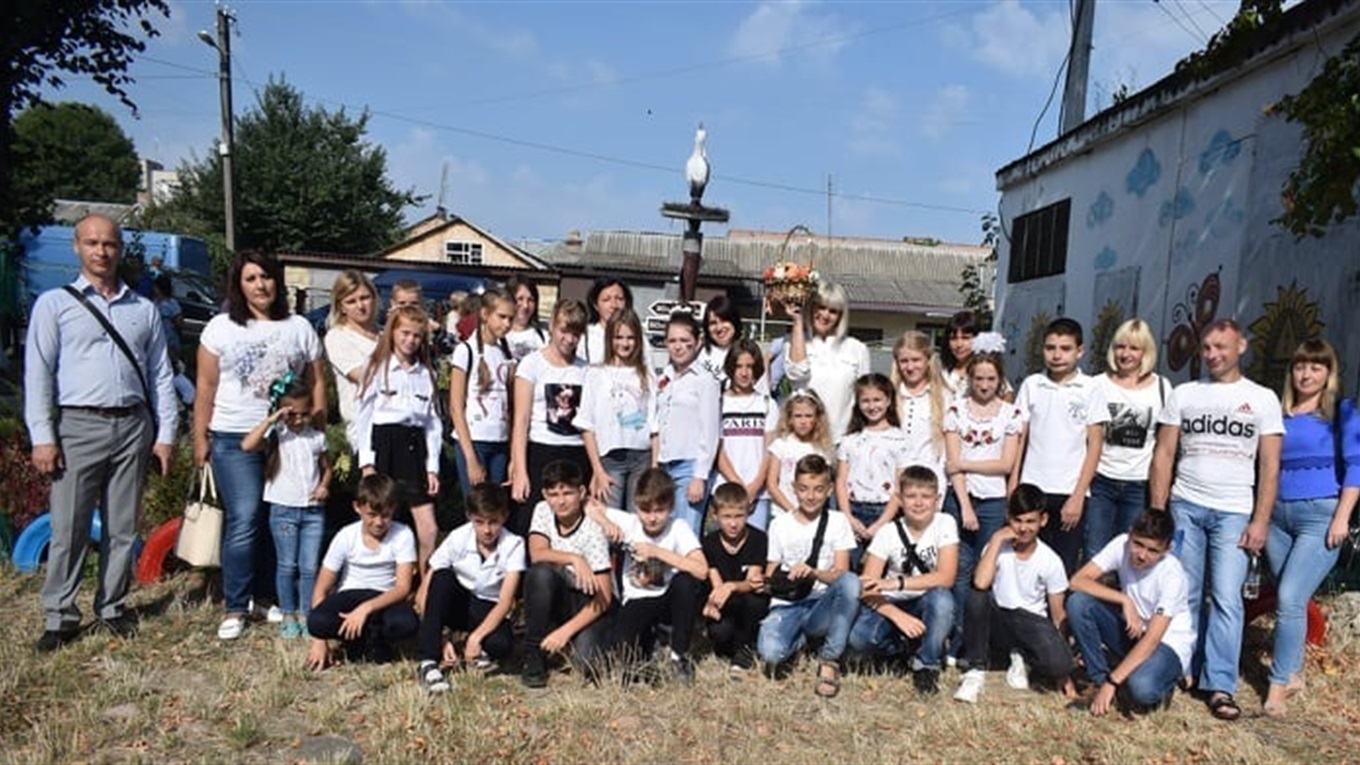 Один букет для вчителя: жмеринські школи приєдналися до благодійної акції