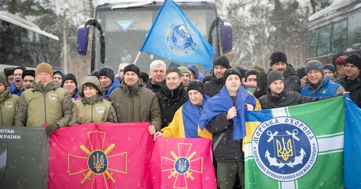 Відбувся обмін полоненими. З російської неволі повернулися 157 українців