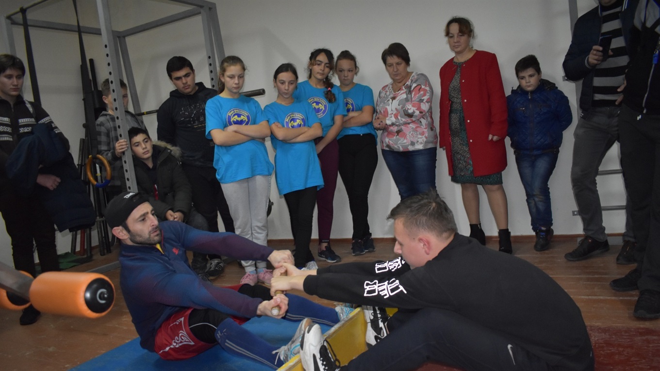 Відкрите тренування з мас-рестлінгу в Нижніх Торгаях від головних мас-рестлерів України