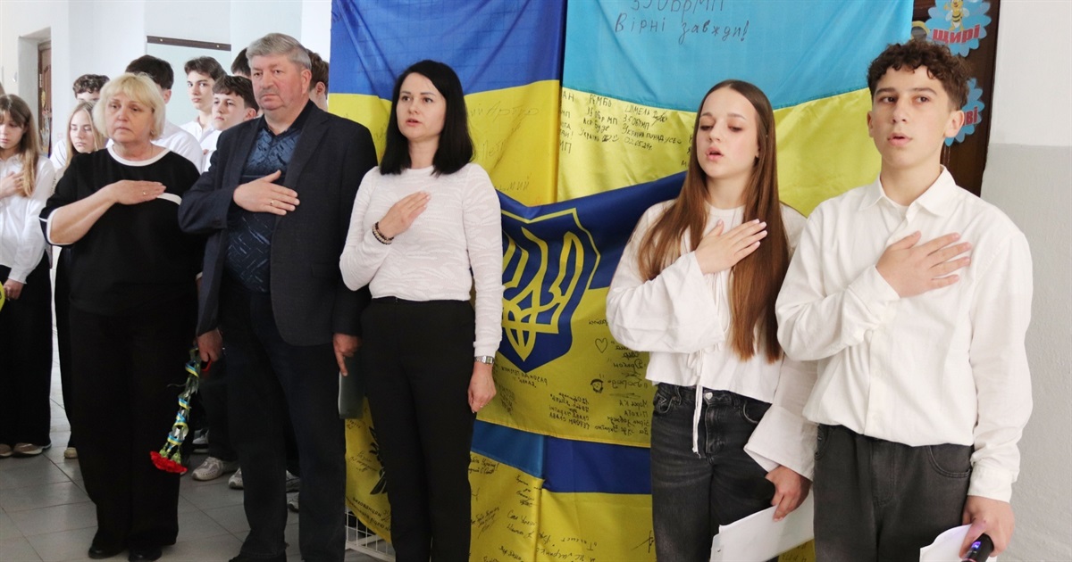 Пам’ять, викарбувана у камені й серцях: у ліцеї №1 відкрили меморіальні дошки загиблим Героям