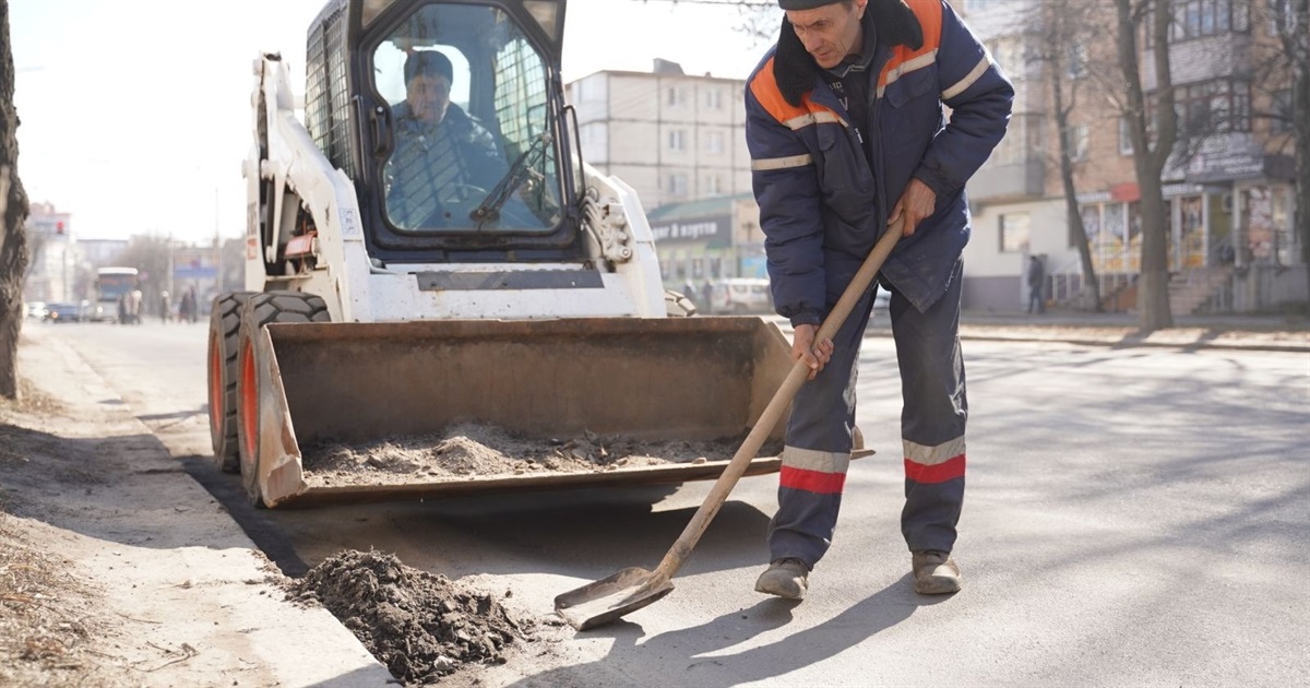 Графік прибирання вуличного змету у Звягелі на найближчі тижні