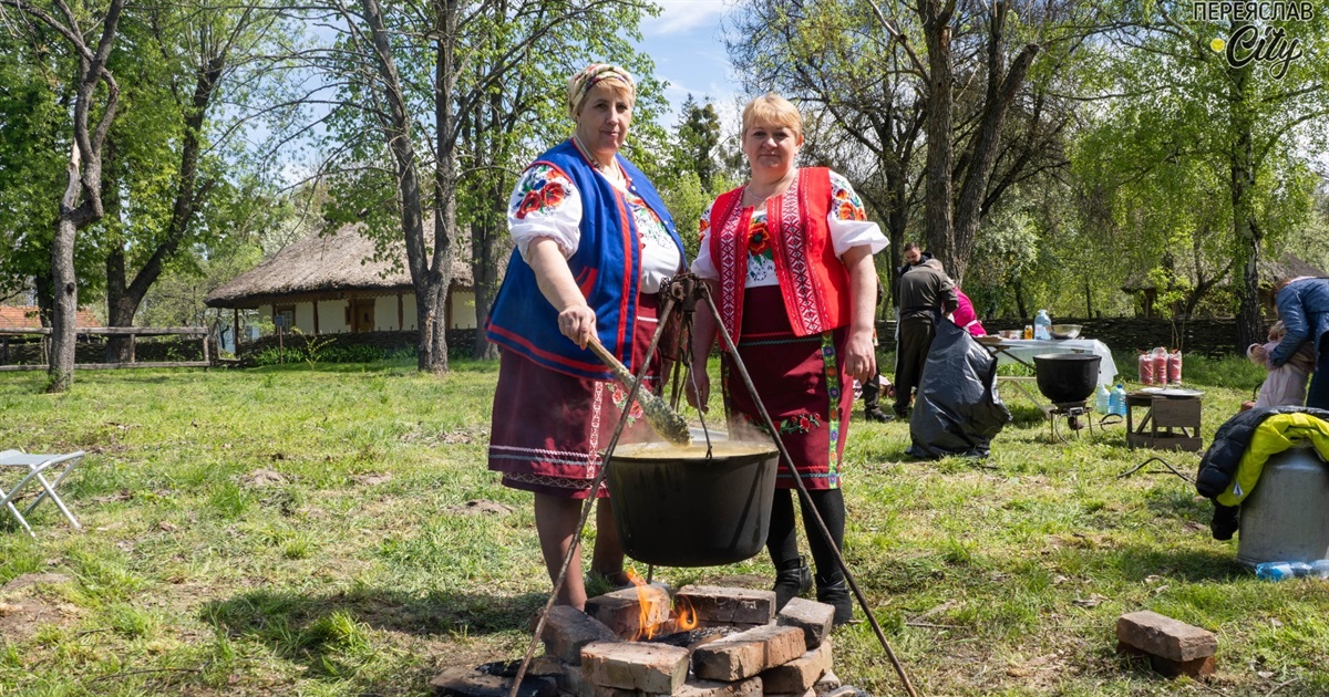 Кулінари з Ташанської громади зварили куліш на честь загиблого воїна-земляка і перемогли в конкурсі