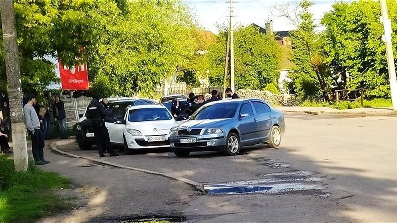 У Жвирці «на гарячому» затримали працівника поліції, який взяв 7 тисяч гривень хабара