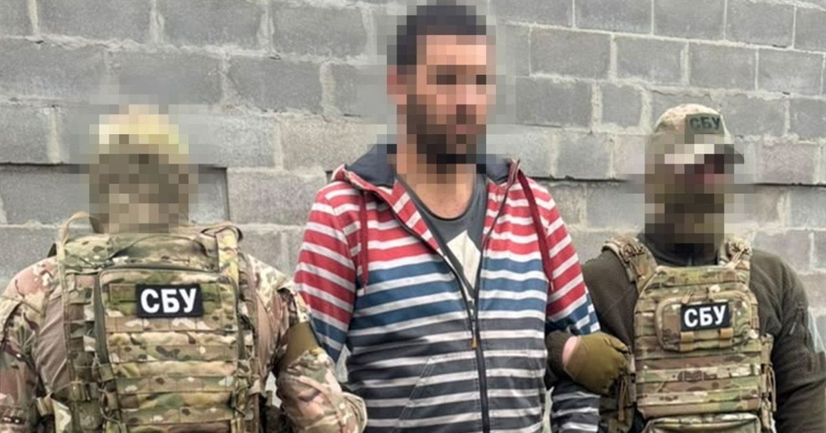 У «кіллзоні» під Лиманом військові і СБУ затримали коригувальника РФ. Він фотографував позиції ЗСУ