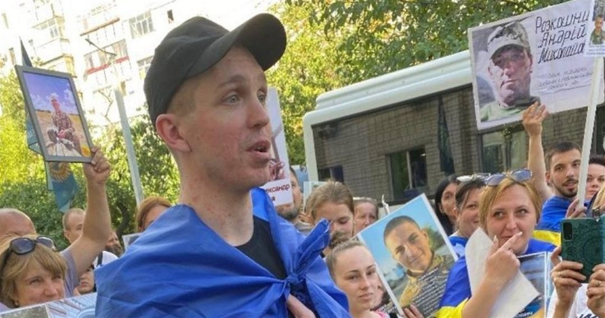 Бердянець Микита Каліберда повернувся додому з полону