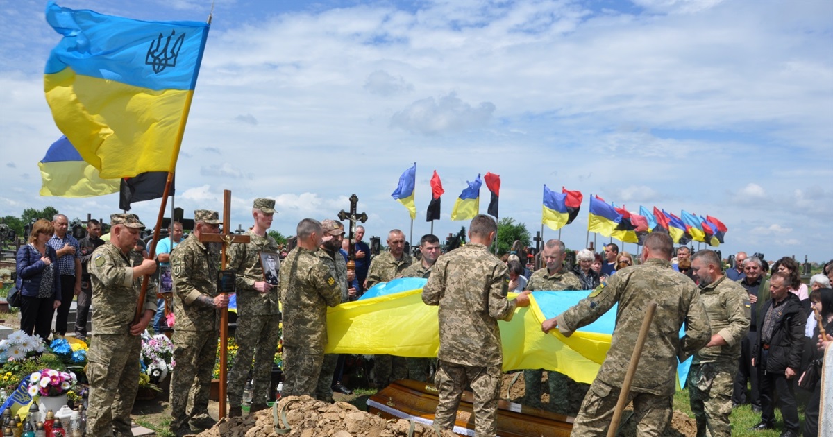 Ціна Свободи: могила воїна Бублика Ігоря відкрила другий ряд Алеї Героїв чортківського кладовища