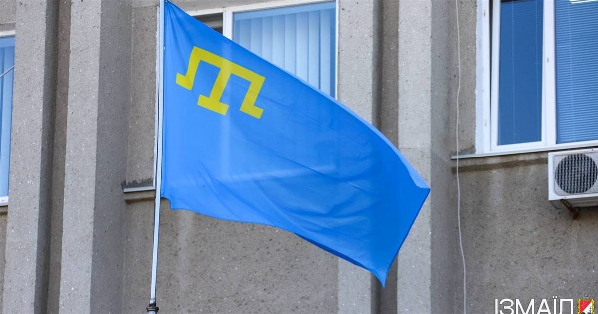 В Ізмаїлі підняли кримськотатарський прапор