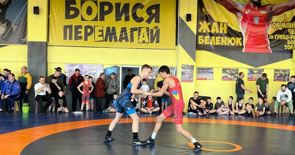У Баришівці відкрили спортзал для греко-римської боротьби та подарували автомобіль за підтримки МХП