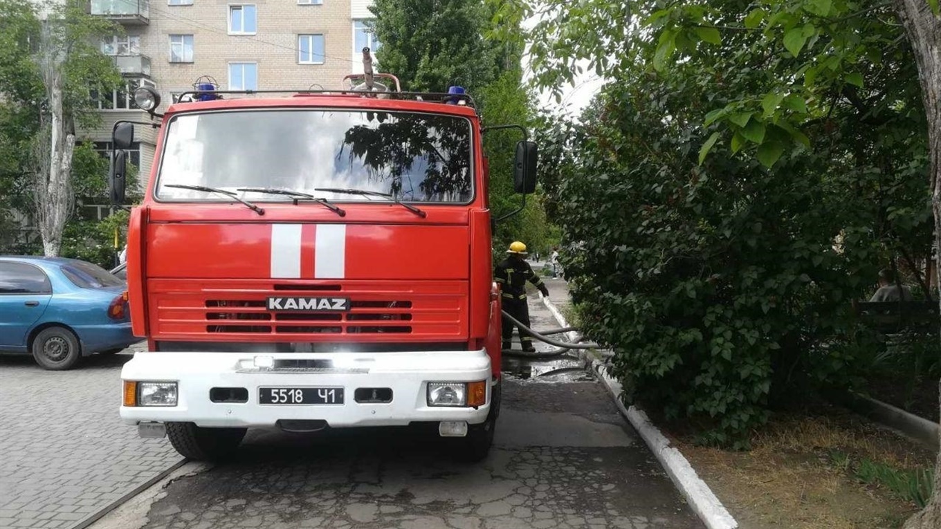 В стихии огня: мелитопольские пожарные спасли из огня мужчину 