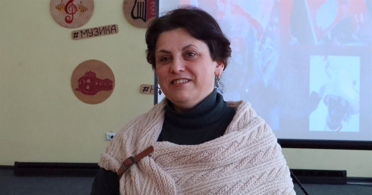 Міст між епохами та читачами: у Старокостянтинові відбулася презентація нового роману Лори Підгірної