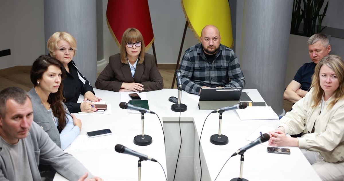 У Хмельницькому обговорили підтримку дітей, які втратили батьків на війні