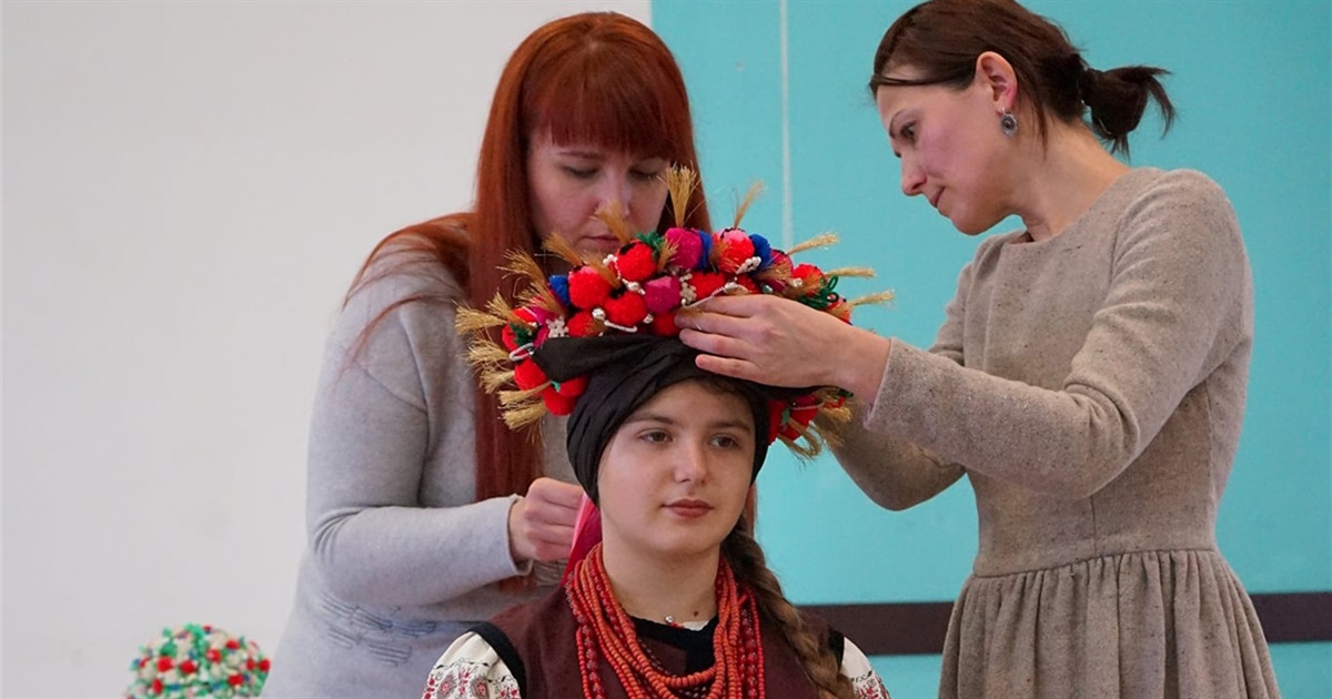 Дослідниці з Черкащини розповіли про унікальні весільні вінки з переяславських музейних фондів