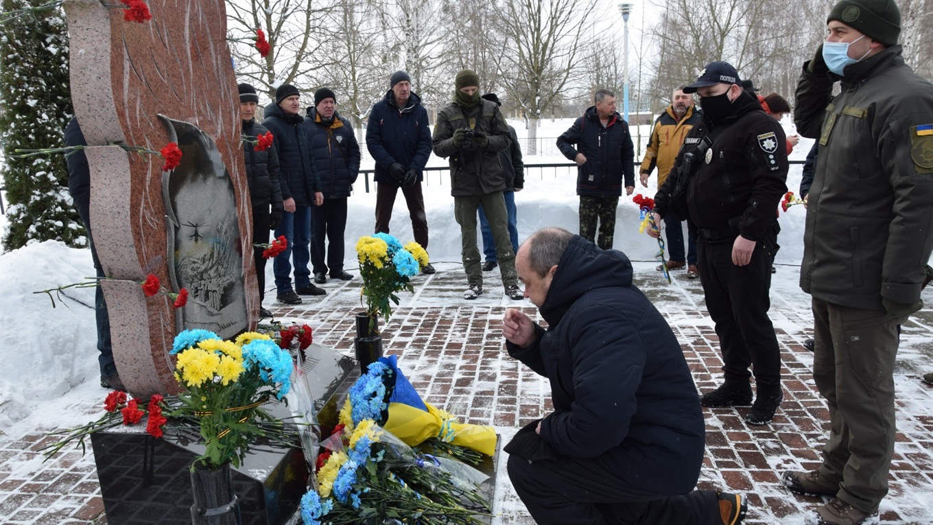 32 річниця виводу військ з Афганістану: у Нетішині поіменно згадали загиблих земляків